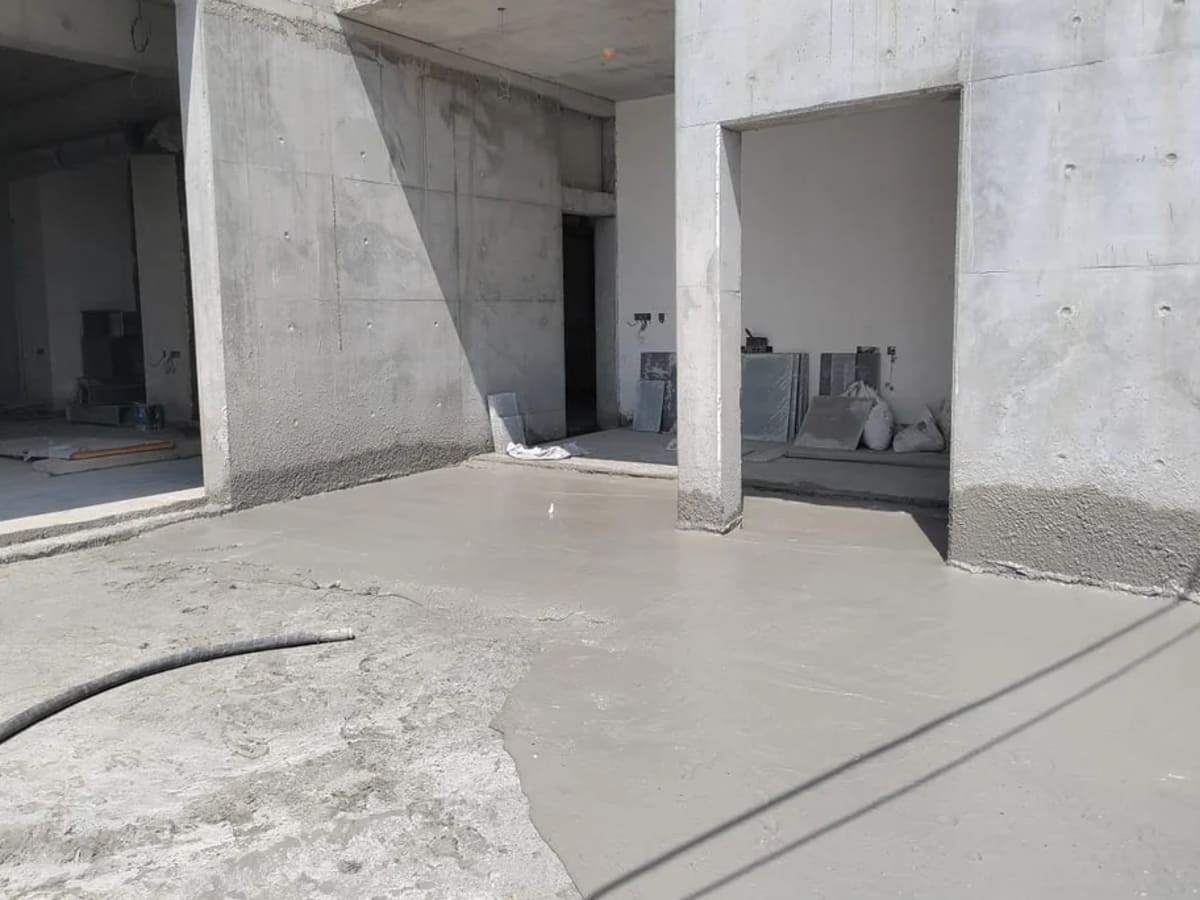 Thi công đổ bê tông nhẹ tại trỗ chống nóng sân mái